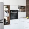 Horno a gas Whirlpool WOA105F instalado en cocina moderna
