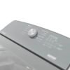 Detalle en ángulo de los ciclos de lavado en panel de lavadora Whirlpool