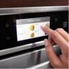 Pantalla táctil de la torre de hornos Whirlpool WOC75EC7HS