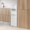 Dispensador de agua Electrolux ES11WR en una cocina moderna con muebles de madera