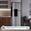 Nevera Mabe RMP470YCU inox en una cocina moderna con muebles en madera