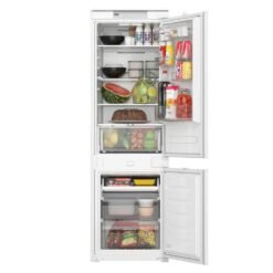 Nevera empotrable Whirlpool WHC18T521STWC abierta con alimentos y congelador inferior de cajones